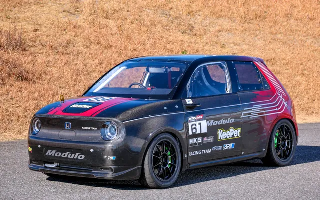 Honda Access Modulo Racing transforms Honda e into a track car ...