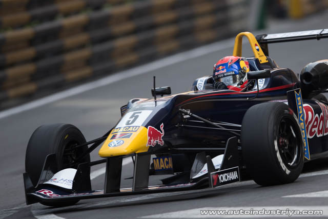 Rosenqvist wins 2014 Formula 3 Macau GP 