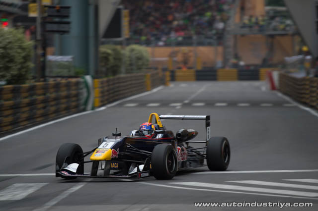 Rosenqvist wins 2014 Formula 3 Macau GP 