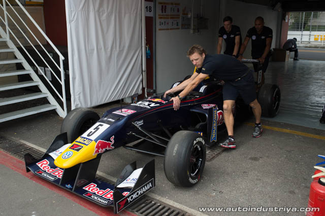 Rosenqvist wins 2014 Formula 3 Macau GP 