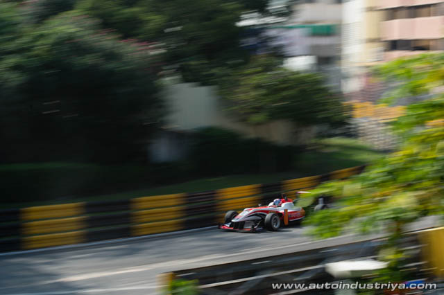 Rosenqvist wins 2014 Formula 3 Macau GP 