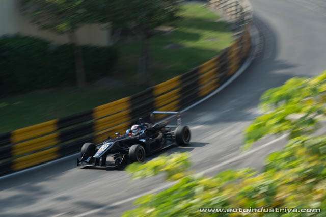 Rosenqvist wins 2014 Formula 3 Macau GP 