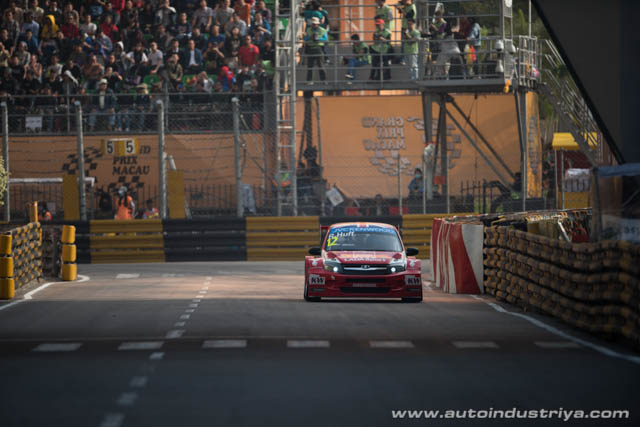 WTCC 2014: Lopez, Huff victorious in Macau