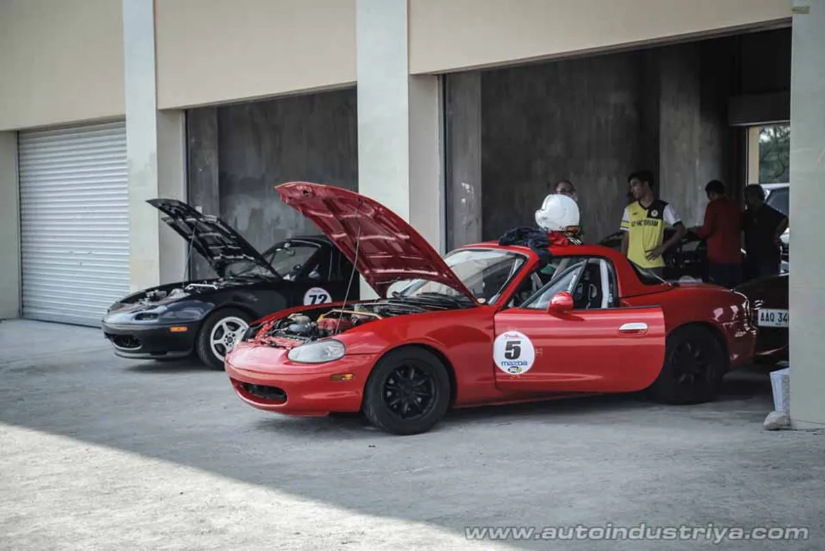 2016 Clubman Racing Series Rd. 1: Supercars meet the Vintage Gents