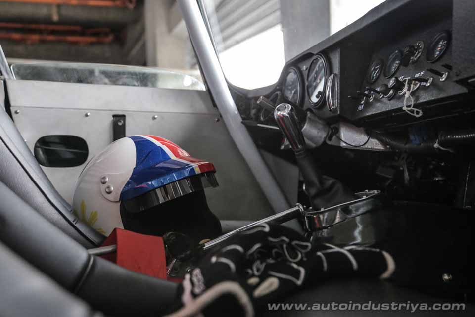 2016 Clubman Racing Series Rd. 1: Supercars meet the Vintage Gents