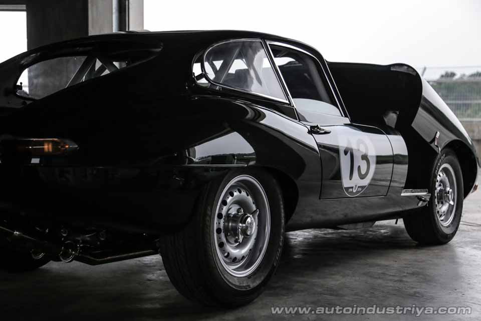 2016 Clubman Racing Series Rd. 1: Supercars meet the Vintage Gents