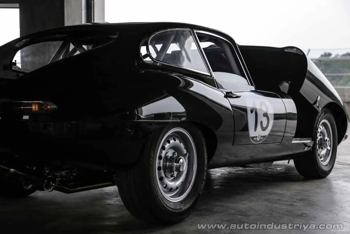 2016 Clubman Racing Series Rd. 1: Supercars meet the Vintage Gents