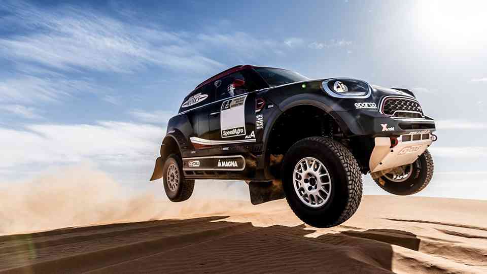 LA 2016: Mini rolls out the JCW Dakar Rally racecar