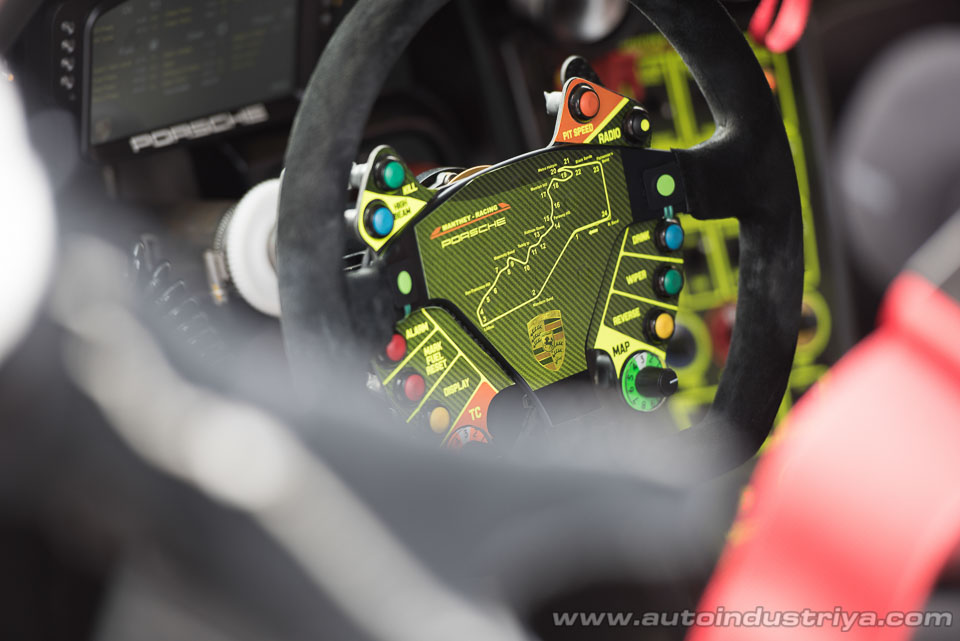 Vanthoor scores uncharacteristic win at 2016 FIA GT World Cup in Macau