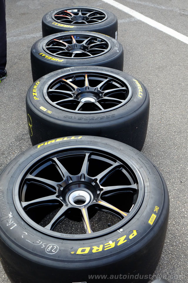 Vanthoor scores uncharacteristic win at 2016 FIA GT World Cup in Macau