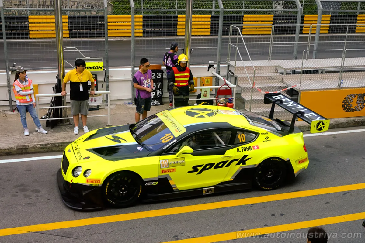 Vanthoor scores uncharacteristic win at 2016 FIA GT World Cup in Macau