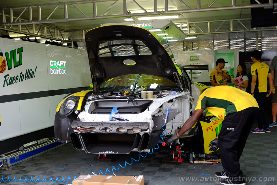 Vanthoor scores uncharacteristic win at 2016 FIA GT World Cup in Macau