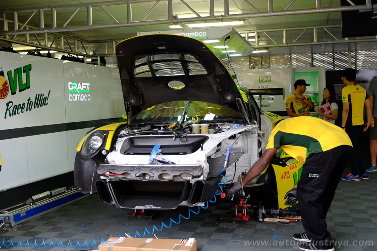 Vanthoor scores uncharacteristic win at 2016 FIA GT World Cup in Macau
