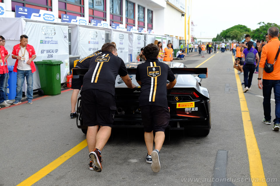 Vanthoor scores uncharacteristic win at 2016 FIA GT World Cup in Macau