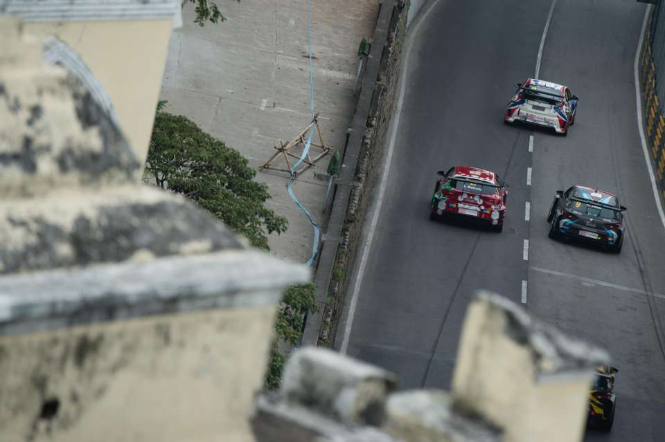 Racing for the Shot: The Journey of a Motorsport Photographer