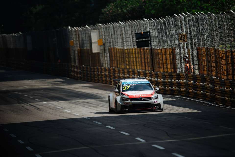 Racing for the Shot: The Journey of a Motorsport Photographer