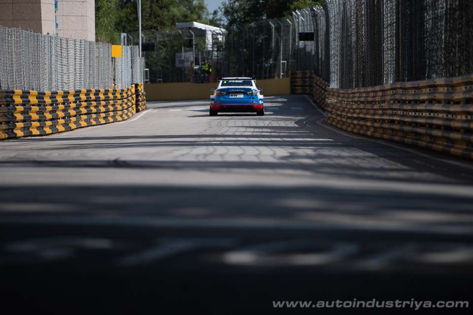 WTCC 2017: Rob Huff bags record ninth win in Macau
