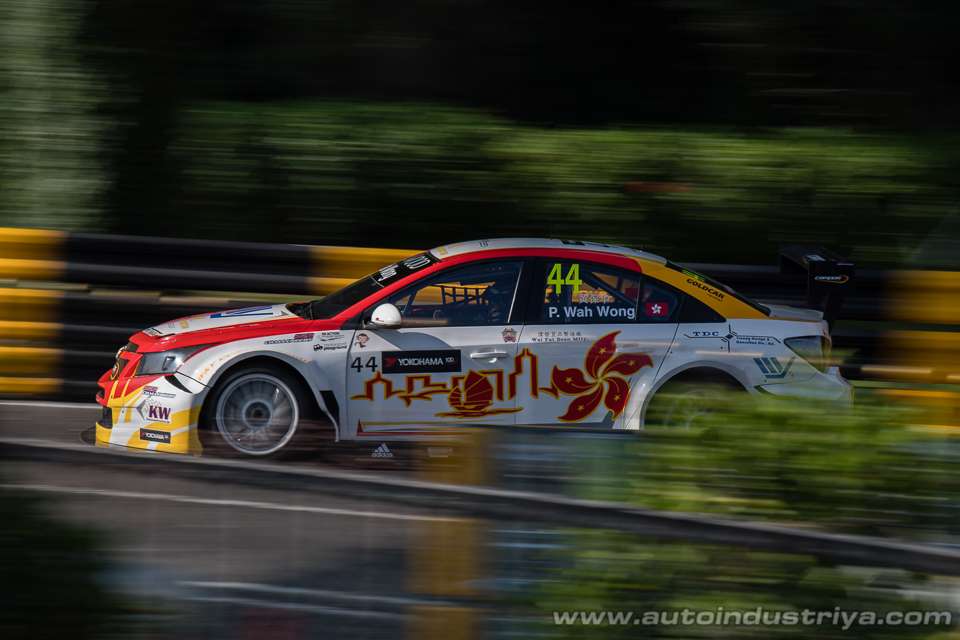 WTCC 2017: Rob Huff bags record ninth win in Macau