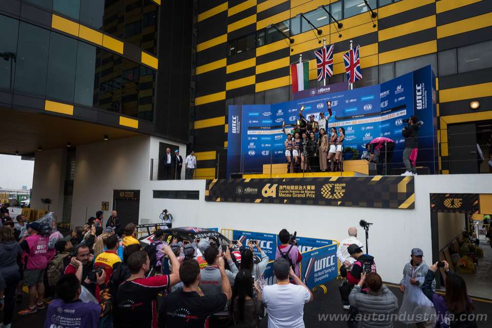 WTCC 2017: Rob Huff bags record ninth win in Macau