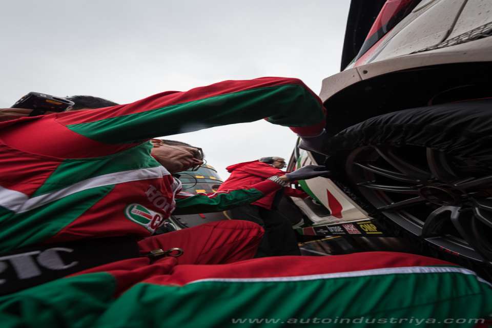 WTCC 2017: Rob Huff bags record ninth win in Macau