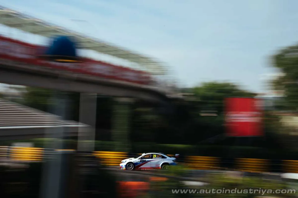 WTCC 2017: Rob Huff bags record ninth win in Macau
