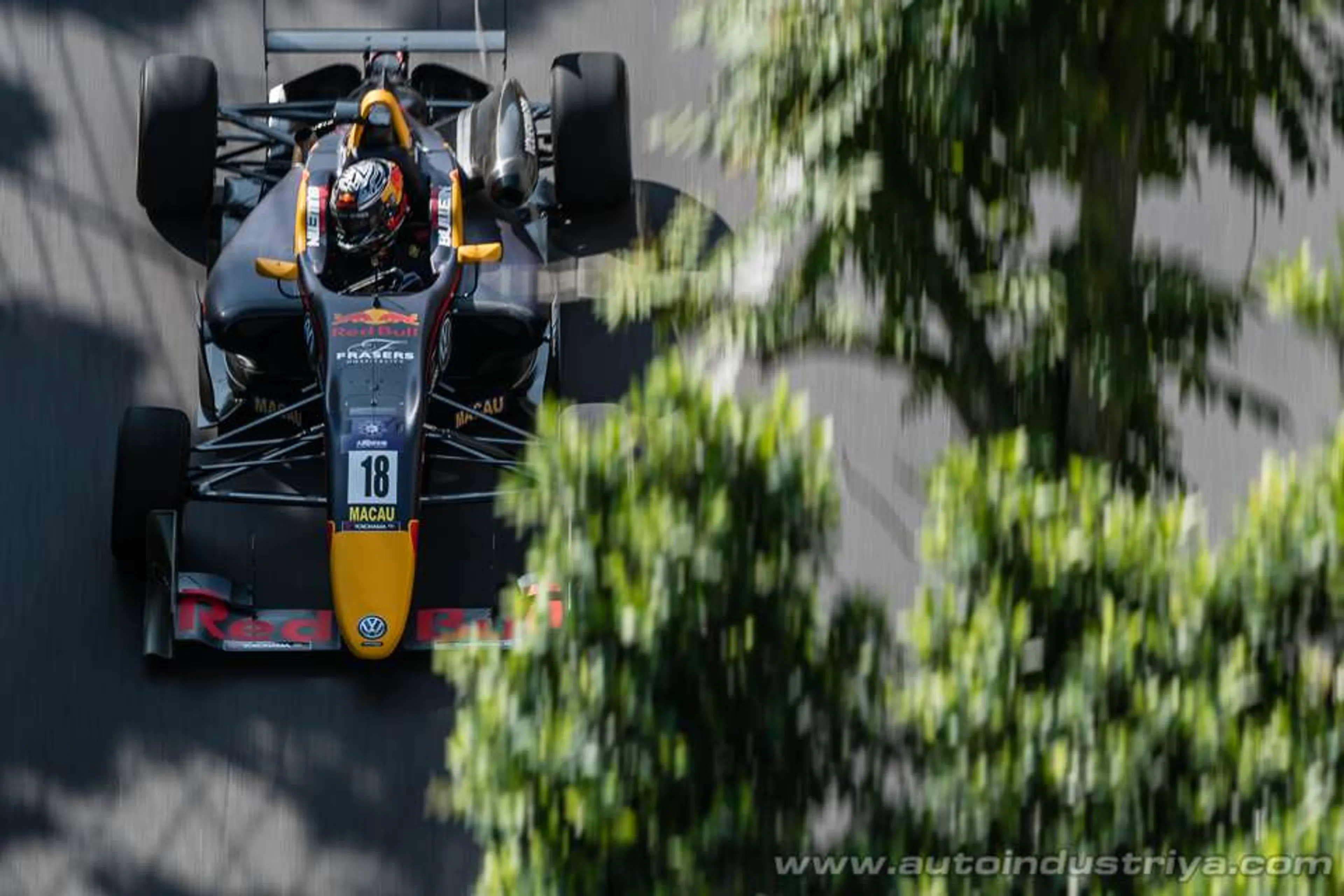 F3: Ticktum takes dramatic win in 2017 Macau Grand Prix