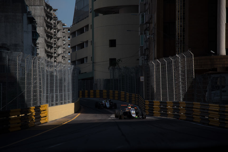 F3: Ticktum takes dramatic win in 2017 Macau Grand Prix