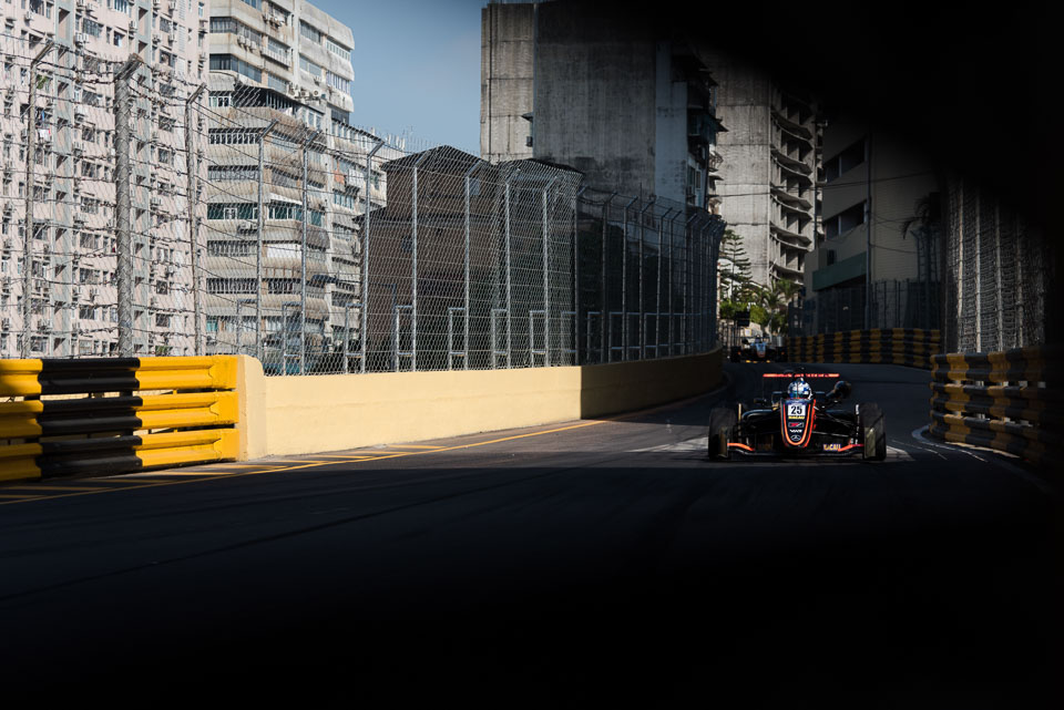 F3: Ticktum takes dramatic win in 2017 Macau Grand Prix