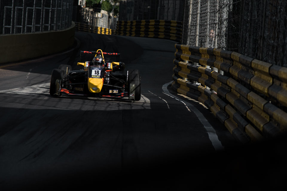 F3: Ticktum takes dramatic win in 2017 Macau Grand Prix