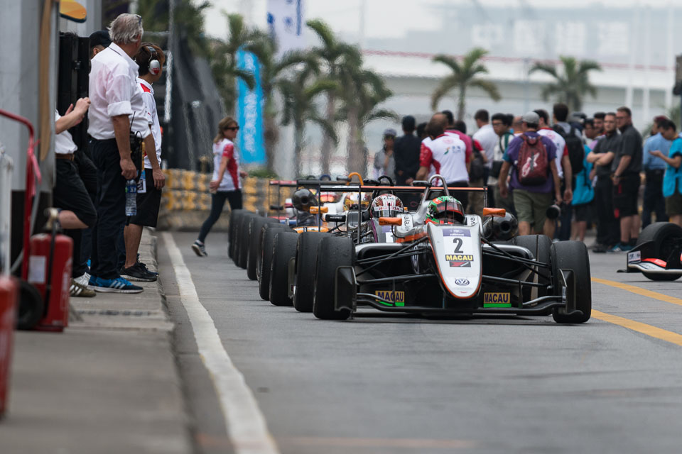 F3: Ticktum takes dramatic win in 2017 Macau Grand Prix
