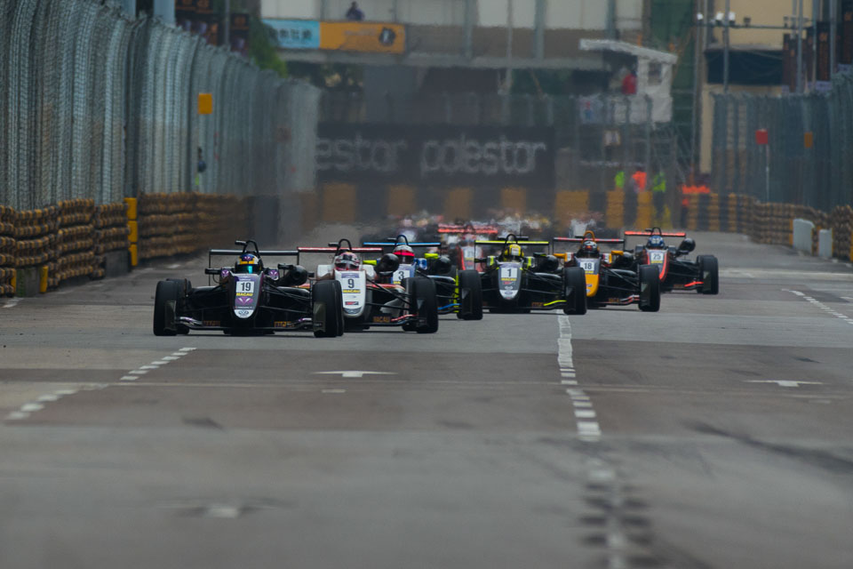 F3: Ticktum takes dramatic win in 2017 Macau Grand Prix