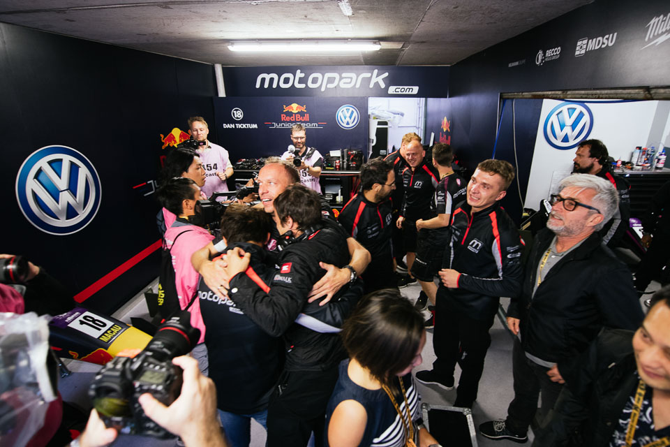 F3: Ticktum takes dramatic win in 2017 Macau Grand Prix