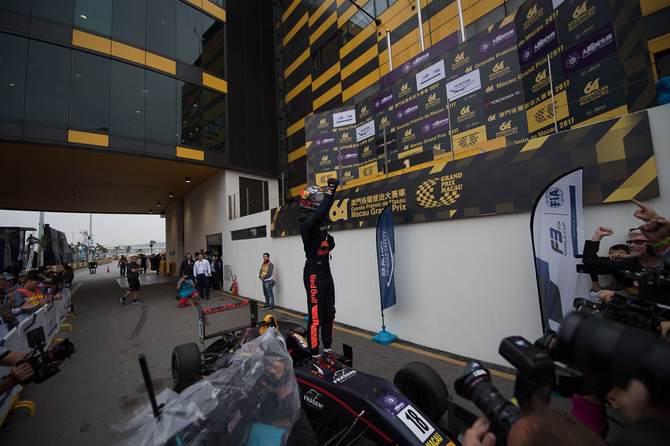 F3: Ticktum takes dramatic win in 2017 Macau Grand Prix