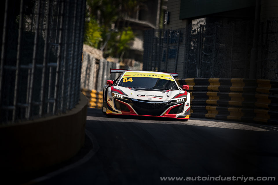 Mortara wins action-packed 2017 Macau GT World Cup