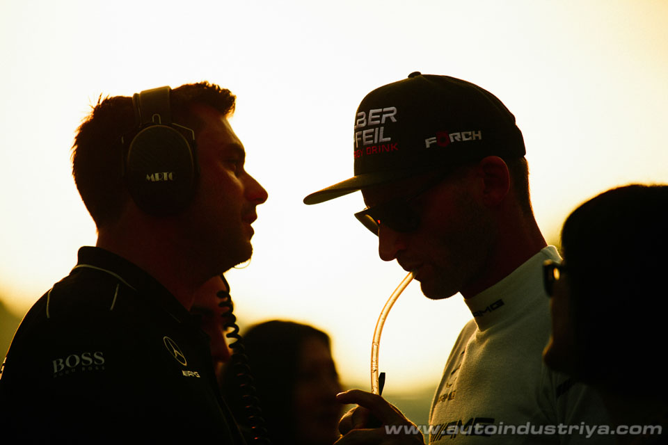 Mortara wins action-packed 2017 Macau GT World Cup