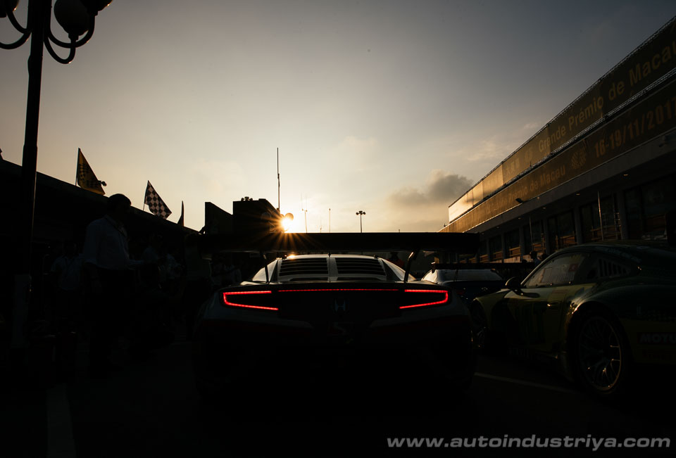 Mortara wins action-packed 2017 Macau GT World Cup