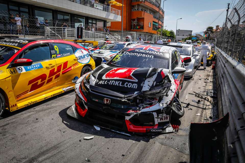 WTCR does a NASCAR with 27-car pileup