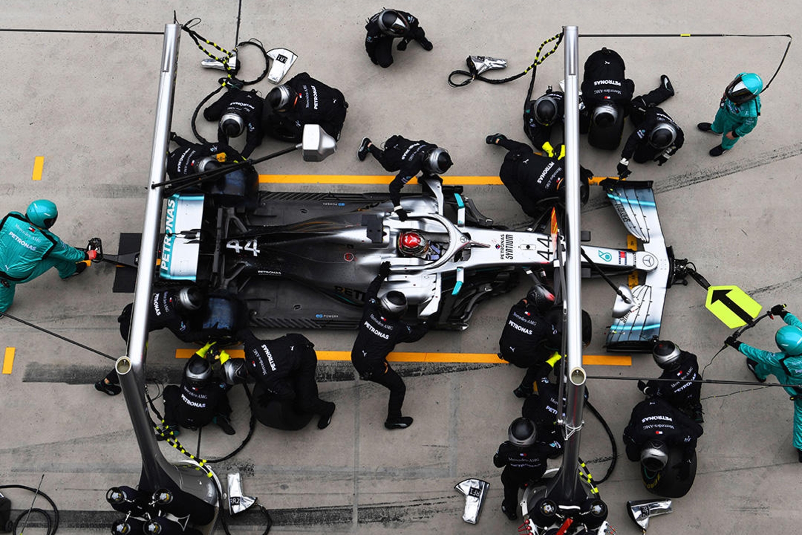 Mercedes F1 double stack Chinese GP pitstop is a perfect display of teamwork