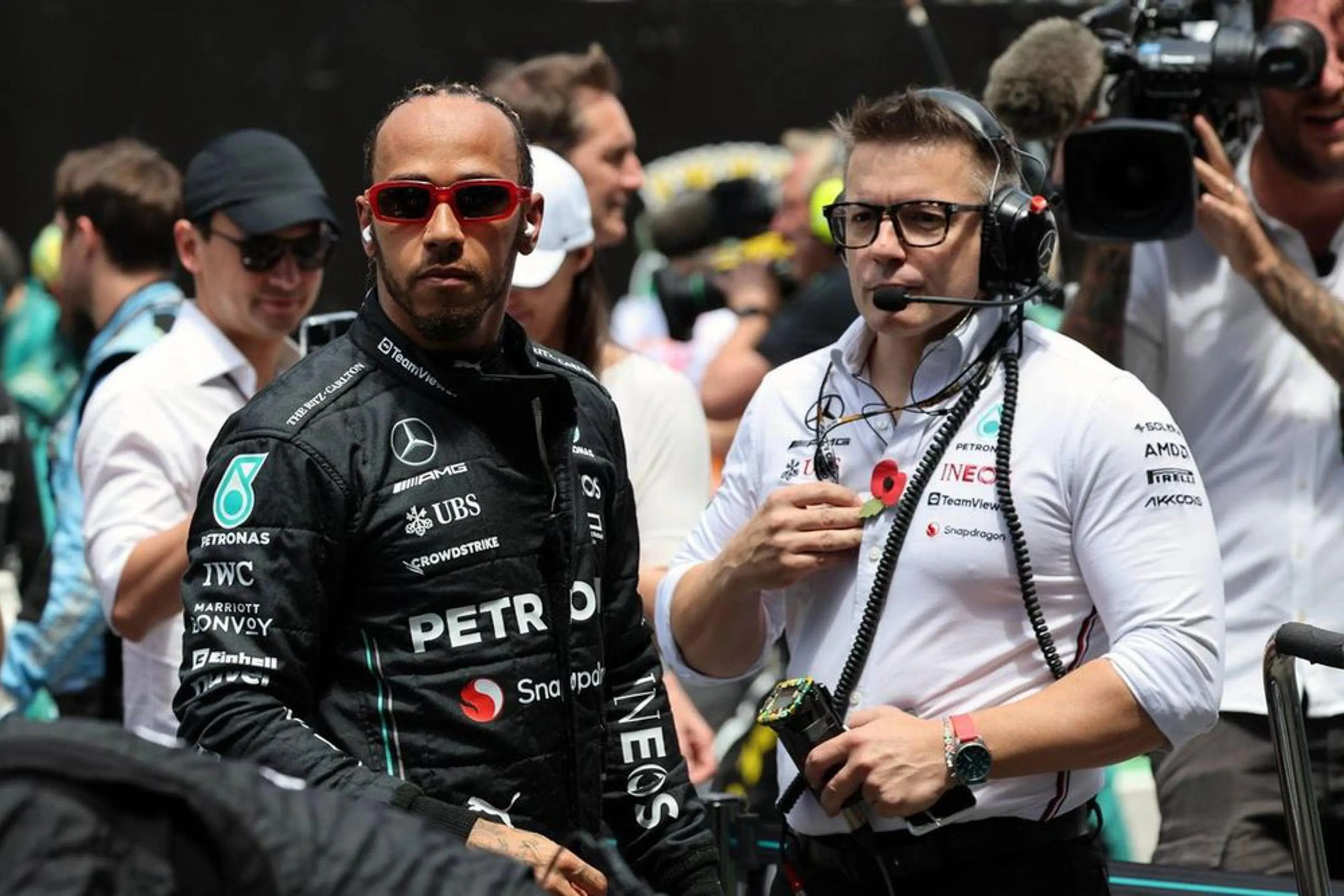 Lewis Hamilton and “Bono” to part ways at F1 season’s end