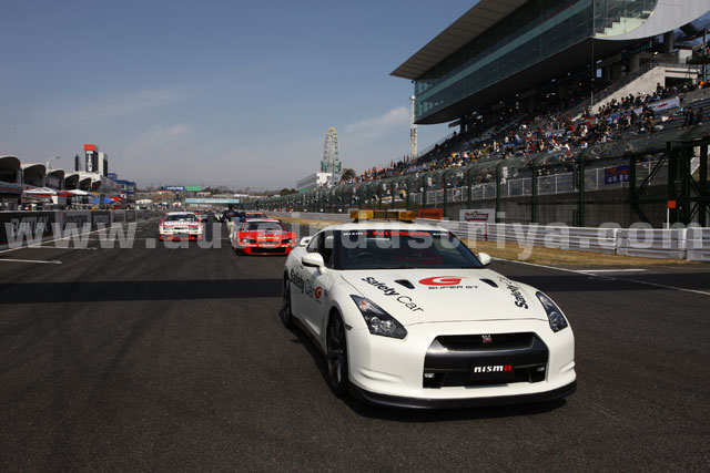 New GT-R Makes 1-2 Finish in Debut Race for 2008 Super GT
