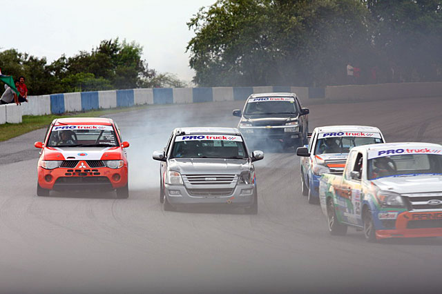 Over 200 entries participate in Round 3 of Pro Racing Series 2009 in Bira