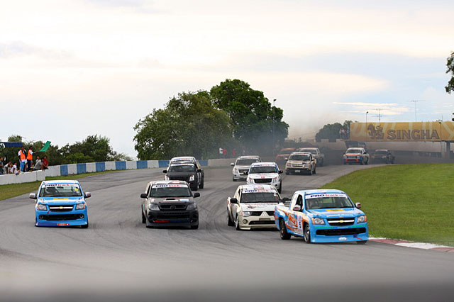 Over 200 entries participate in Round 3 of Pro Racing Series 2009 in Bira