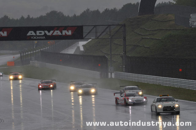 Safety car led race start