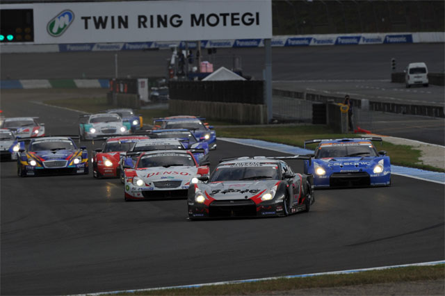 Race start of 2011 Super GT Round 8 Twin Ring Motegi