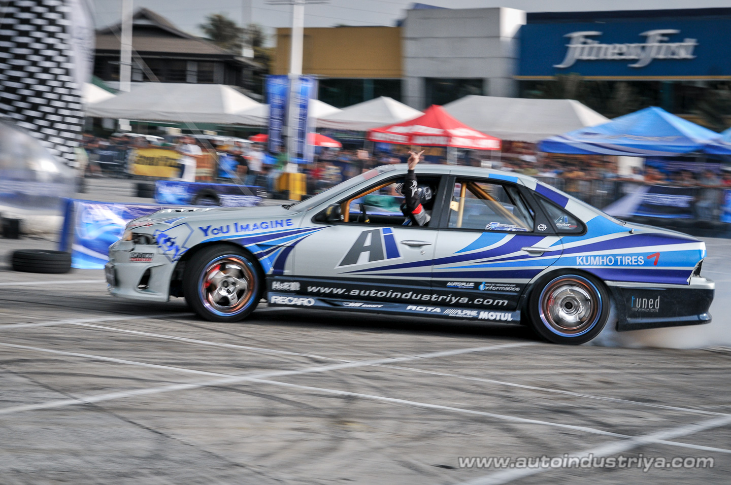 Choachuy destroys competition in 2009 Lateral Drift opener