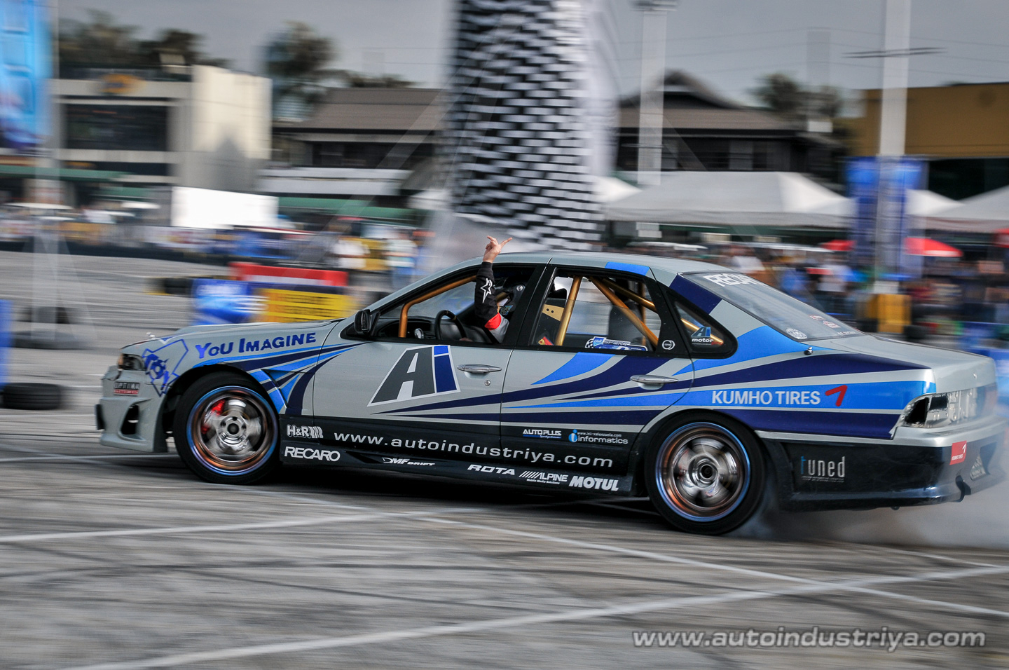 Choachuy destroys competition in 2009 Lateral Drift opener