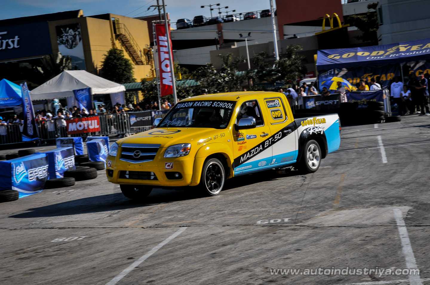 Alex Perez wins Round 2 of 2009 Lateral Drift Championship