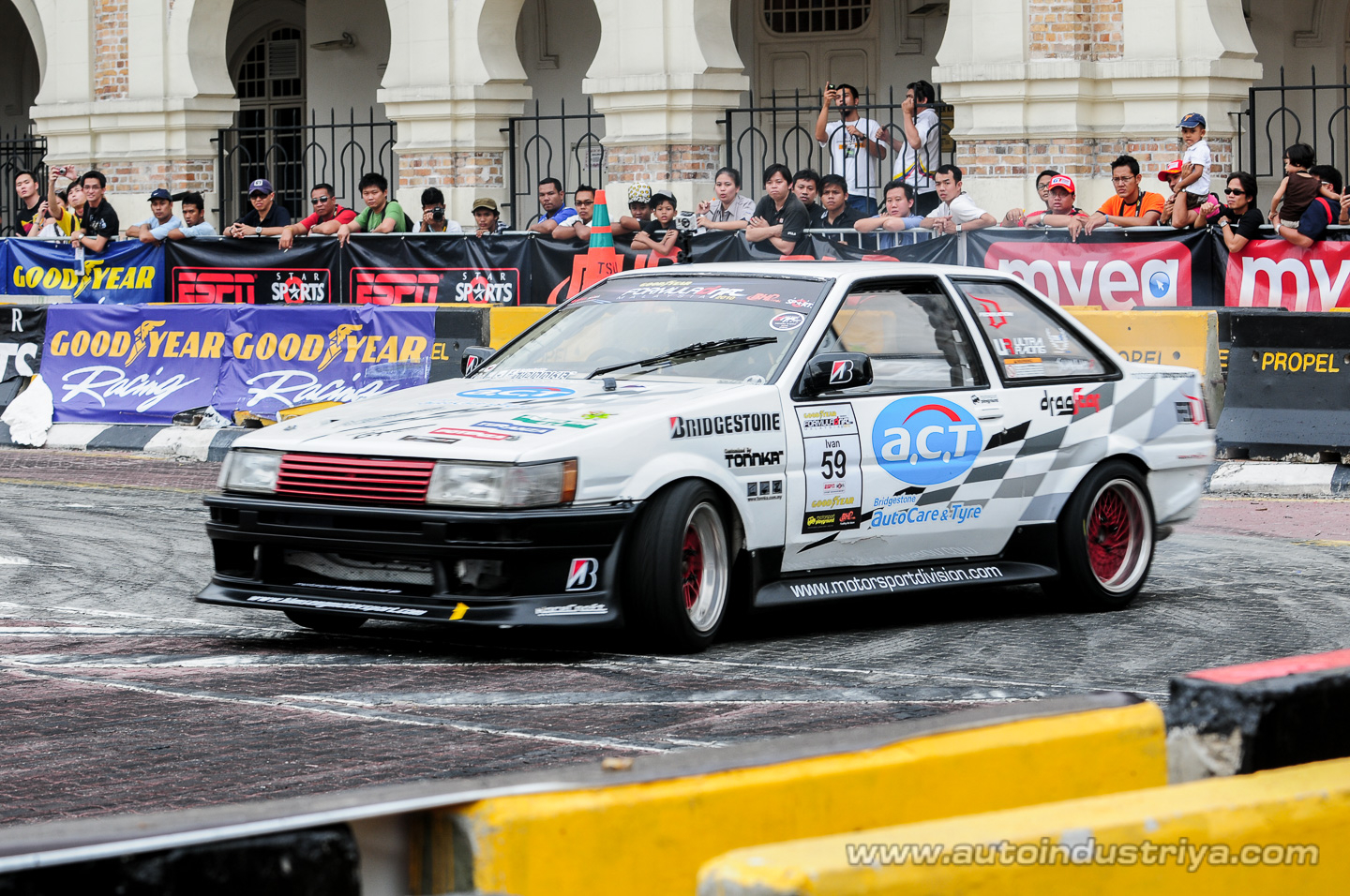 Templeman tops 2010 Formula Drift Final Qualifier