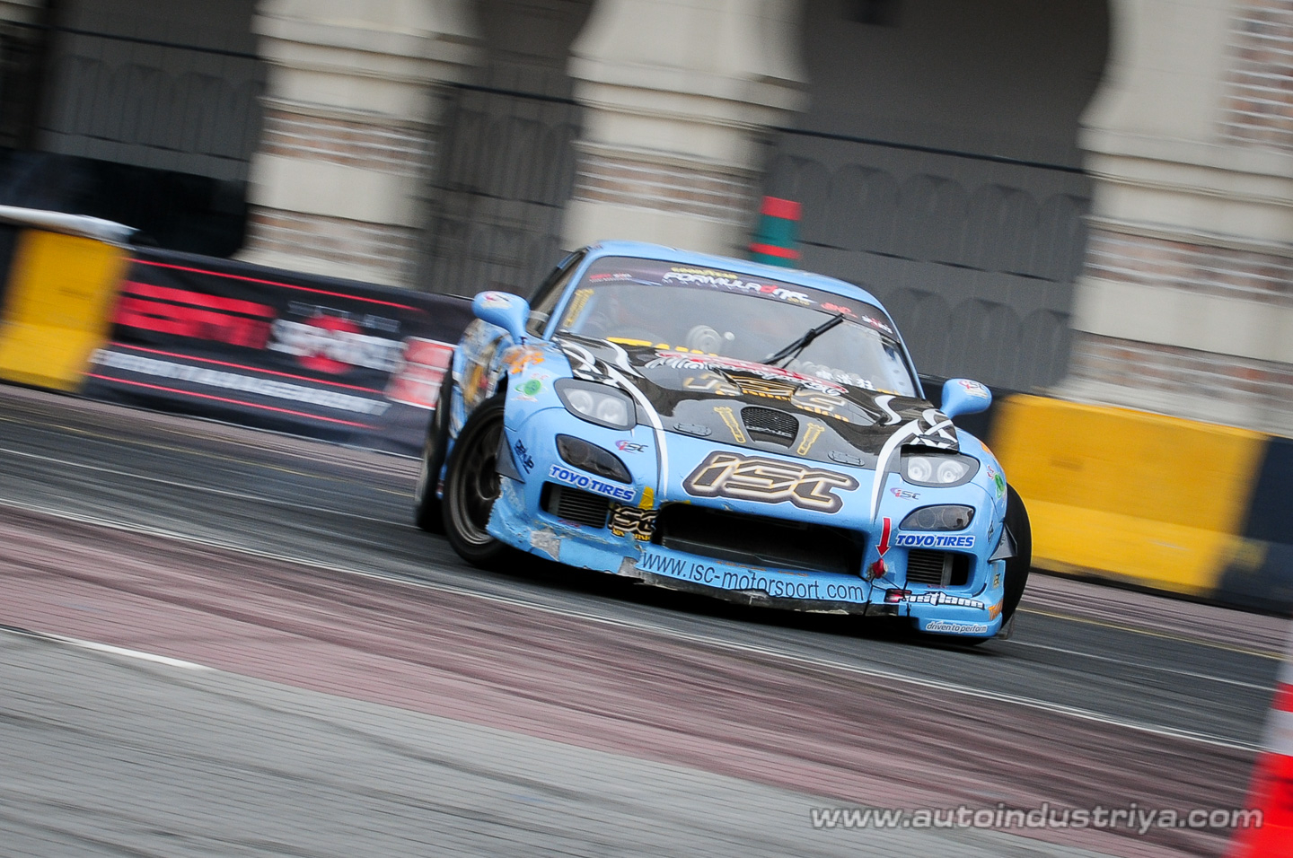 Daigo Saito claims victory in 2010 Formula Drift Asia final