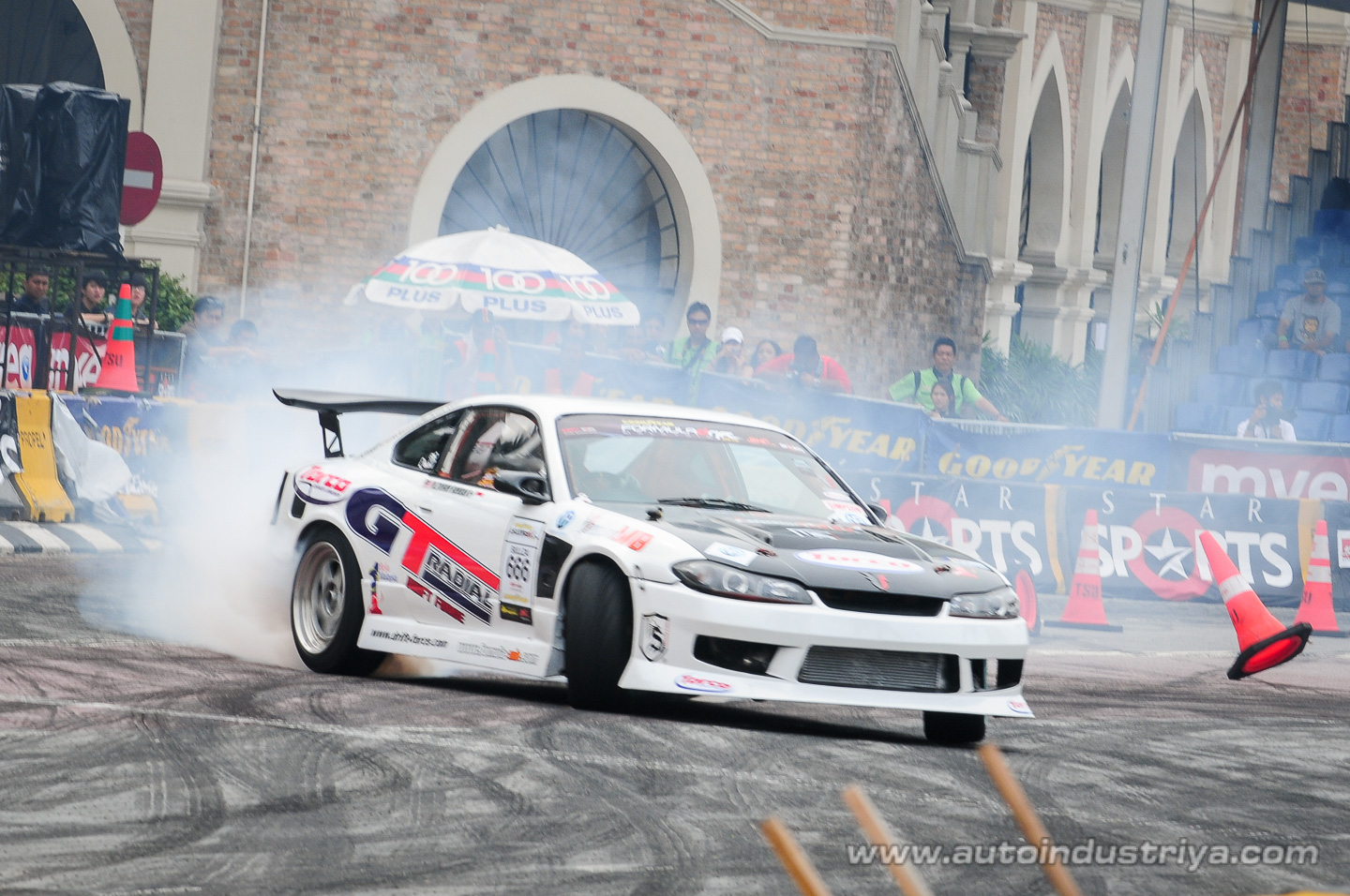 Daigo Saito claims victory in 2010 Formula Drift Asia final